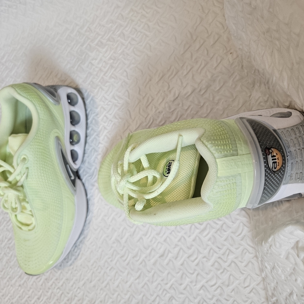 NIKE AIR MAX DN - Picture 3 of 6
